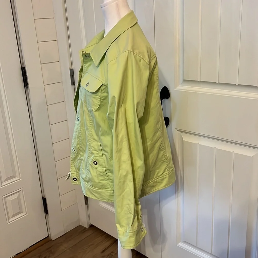 CHRISTOPHER & BANKS Womens green snap up jacket size Large